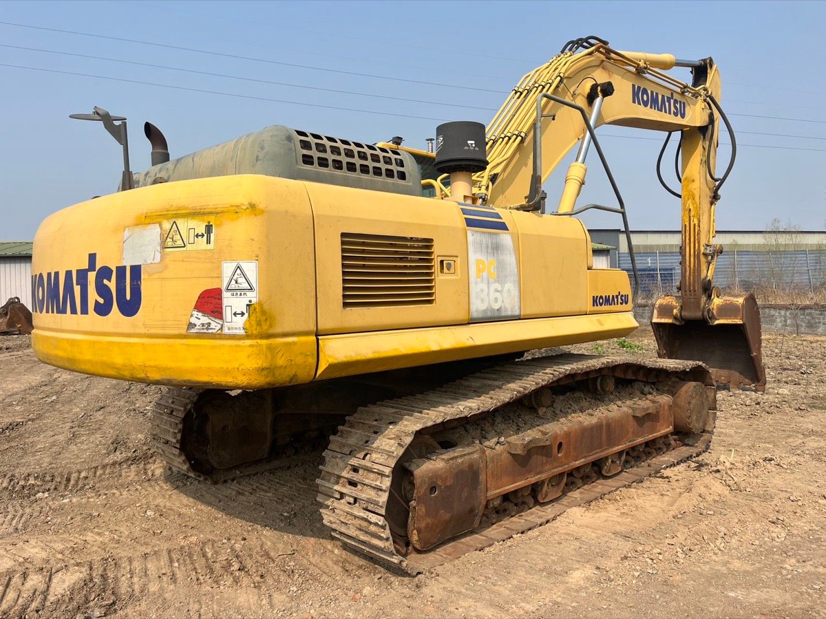 Used Komatsu 360 tracked excavator with boom and bucket